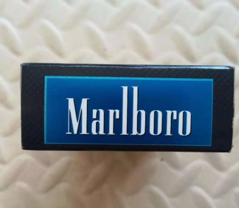 marlboro超越多少钱一包?